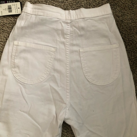 NWT High Waisted Fashion Nova White Jeans - Picture 3 of 3